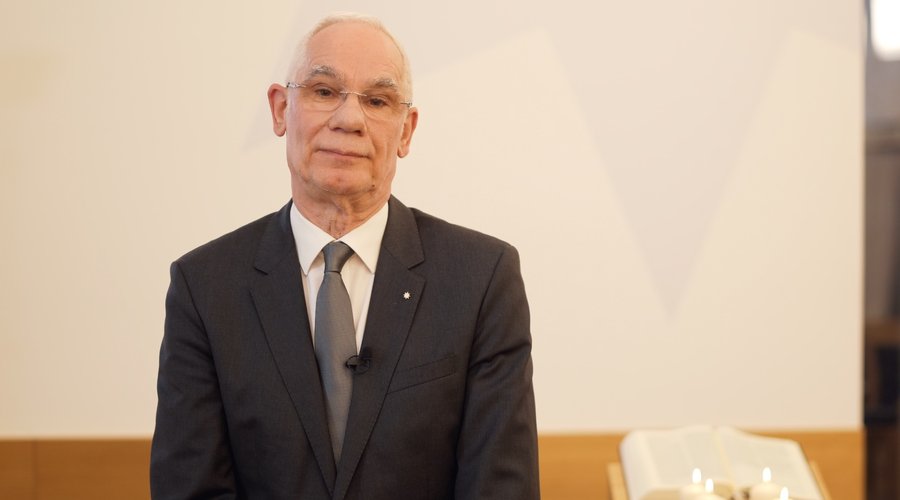 20251221_advent_Balog_Zoltan_borito