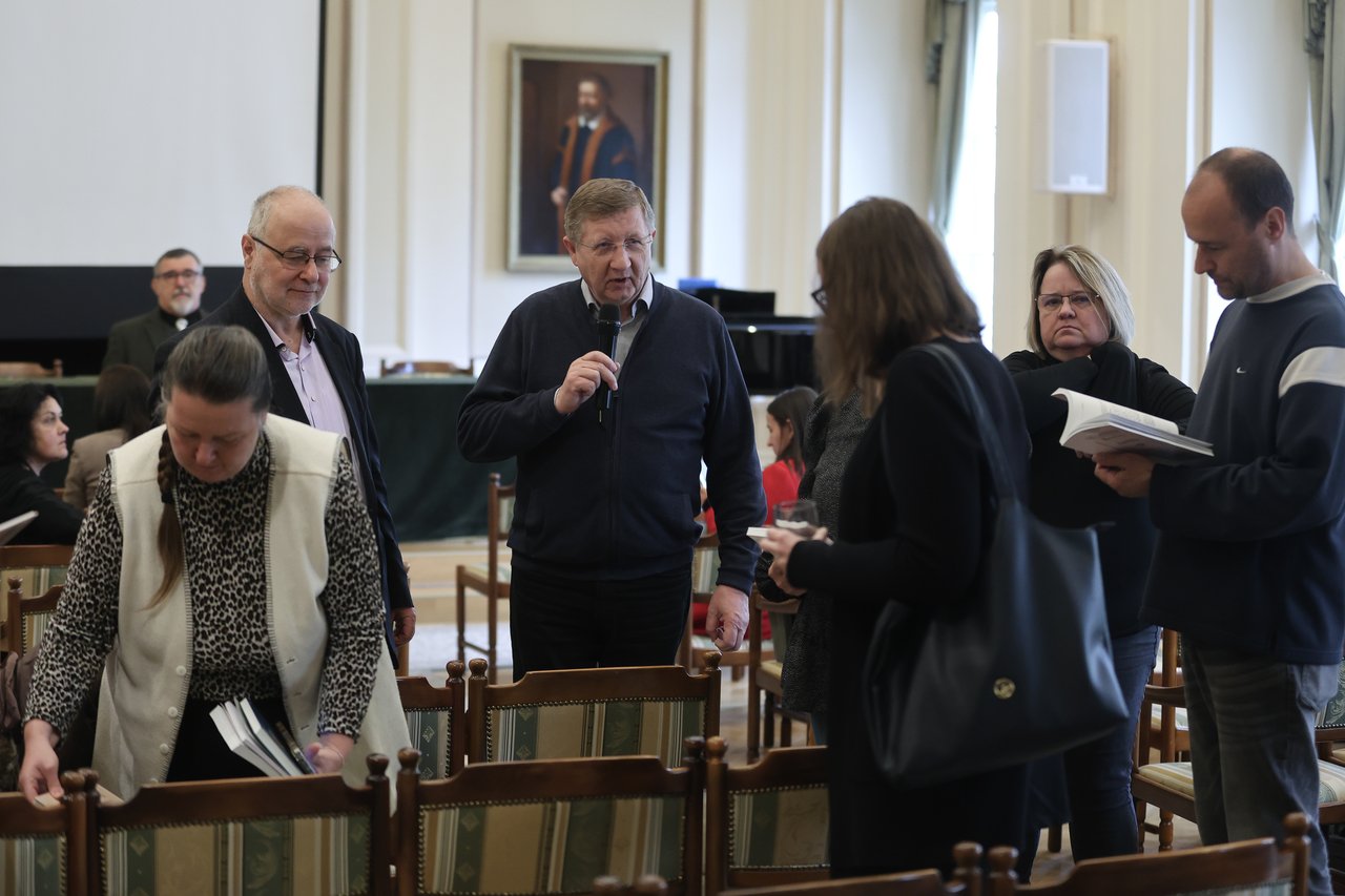 260328-Zenei konferencia-MJ_47-Fekete