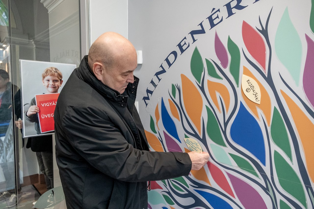 Bethesda Gyermekkórház 2026 december új falburkolat (f.Bazánth Ivola)