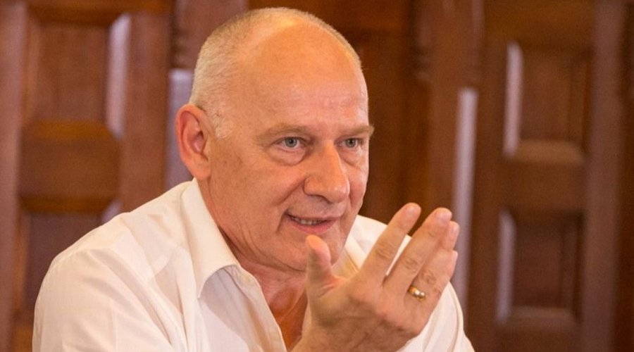 Bogárdi borítókép fekvőkép reflap cikk 11.23.