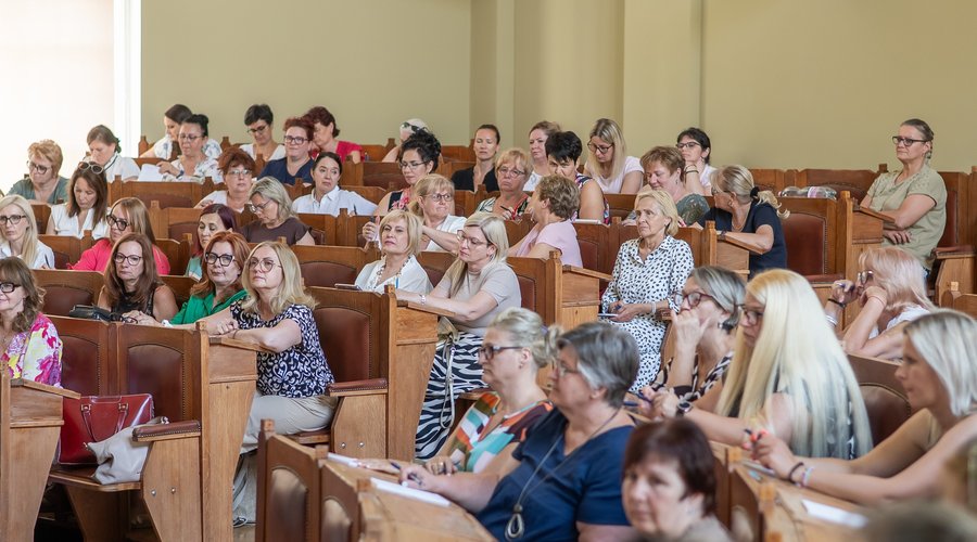 Bölcsődék, szakmai nap 2026 közönség, borítókép (f.Sebestyén László)