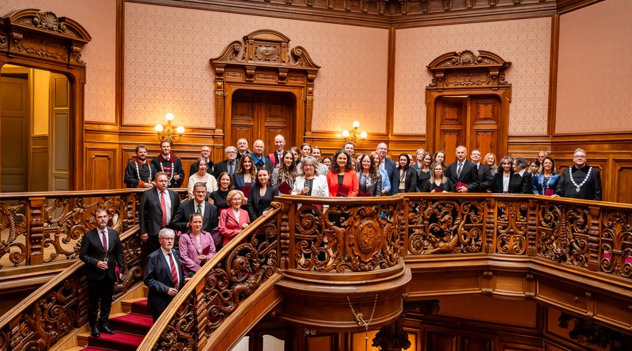 Csoportkép károli nap