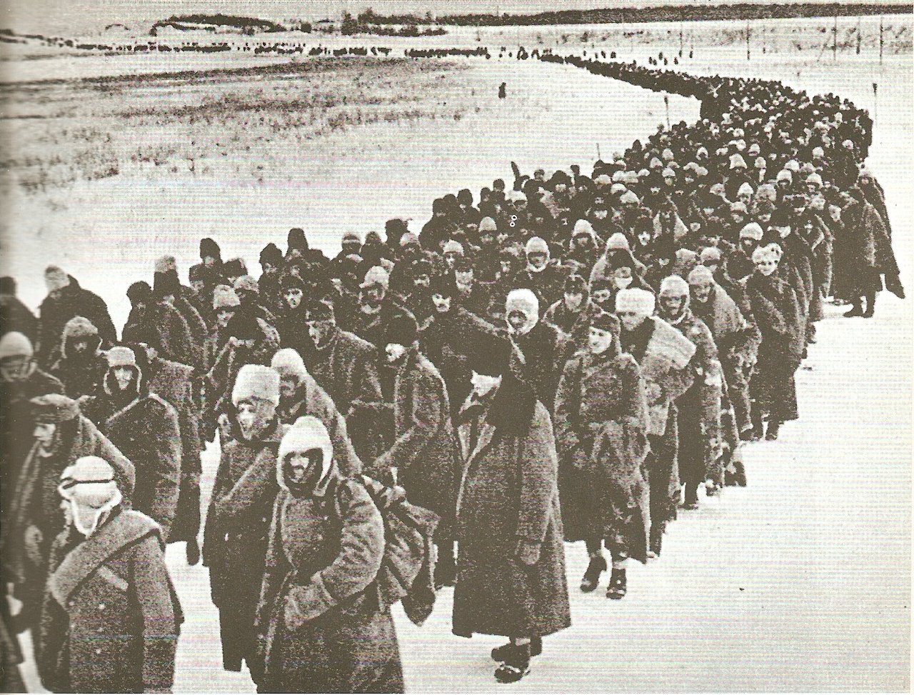Magyar, német és olasz hadifoglyok 1943-ben - Fotó: Wikipedia
