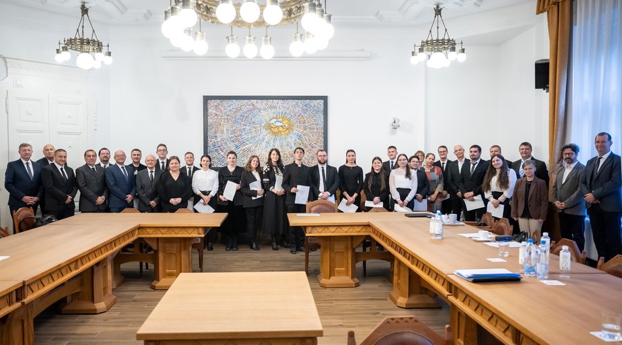 ELV_vizsga_2025_borítókép