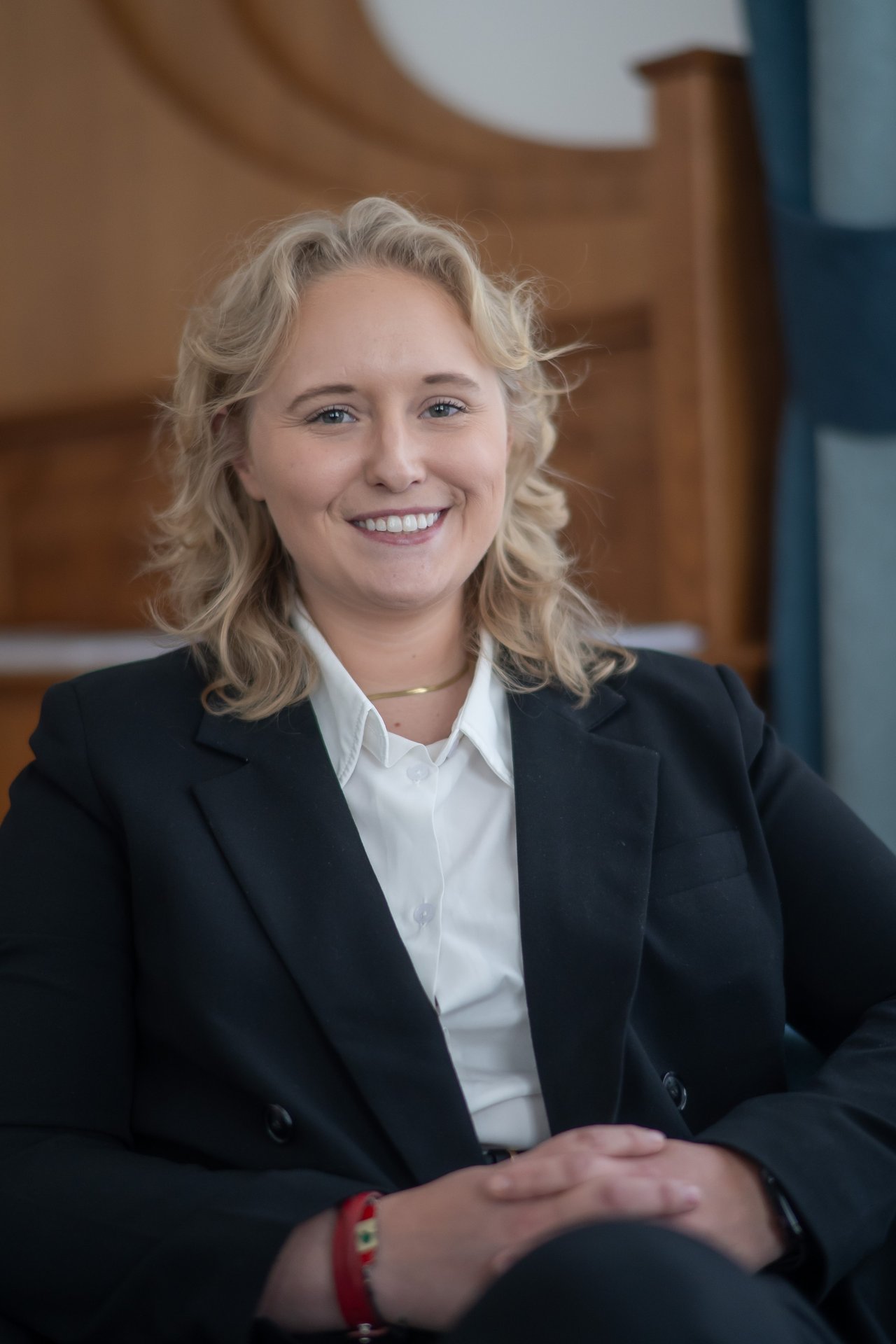 Emma Perry Külügyi Osztály fotó Sebestyén László