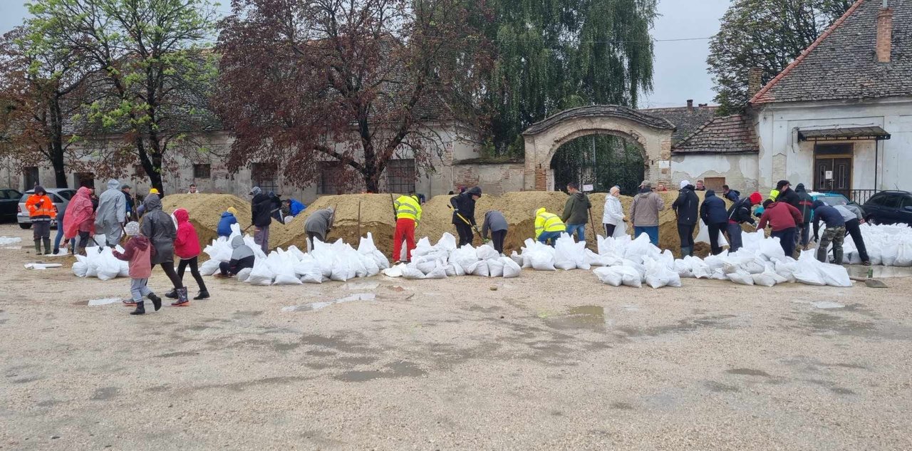 Gönyűi árvézvédelmi készültség 09.15. Forrás: Gönyű község Facebook oldala