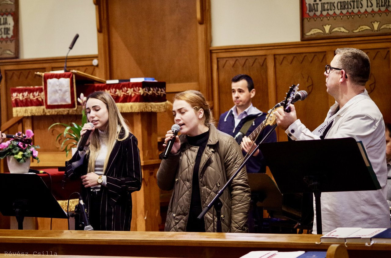 Dicsőítő nap Révész Csilla 2025