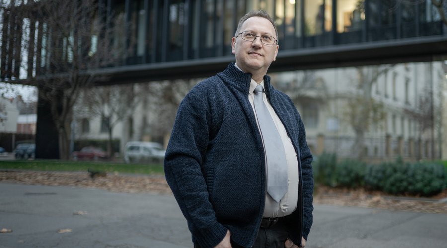 KEGYES, Sipos József 2025 december borítókép (f.Magyaródi Milán)