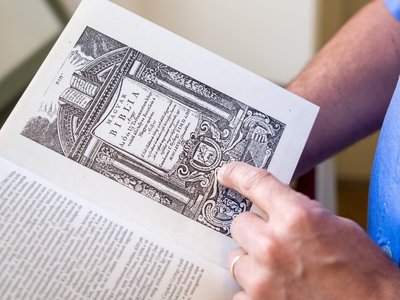 Komáromi-féle Biblia_fotó_Zelenka Attila