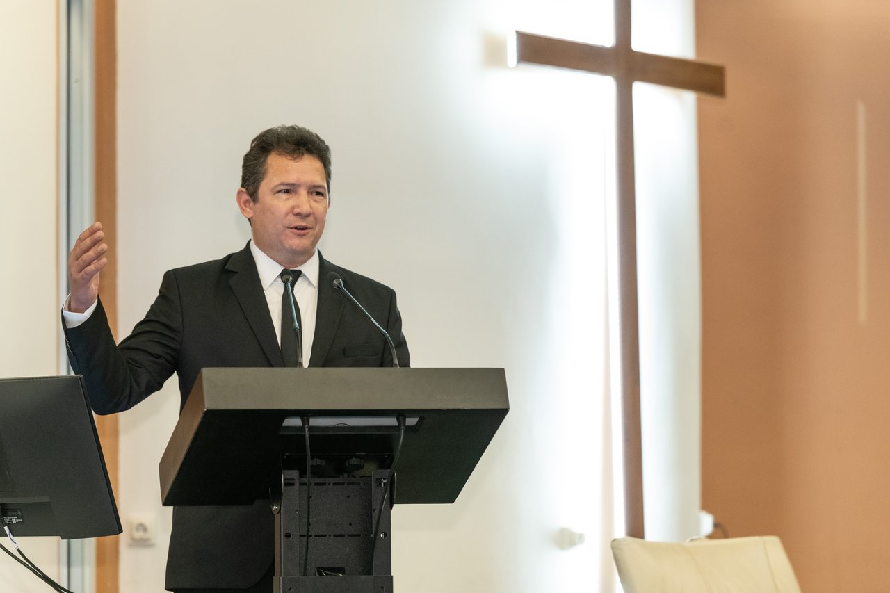 Kovács Gergely Zsinat_ősz 2025 Kiss