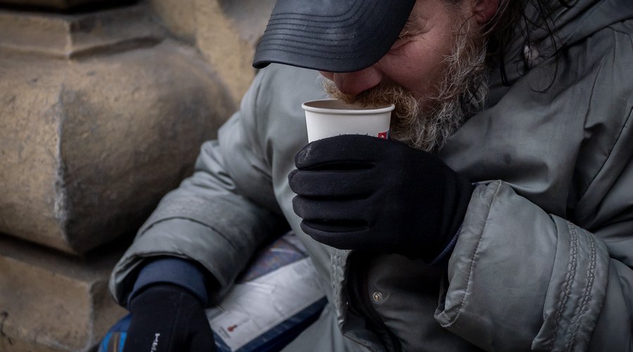 MRSZ hajléktalanoknak segít borító