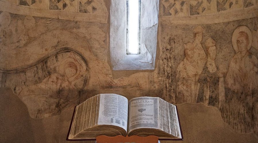 Vizsolyi biblia. forrás: vizsolyibiblia.hu