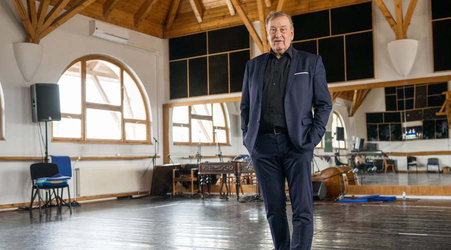 Zsuráfszky Zoltán borítókép 2023 (f.Sebestyén László)