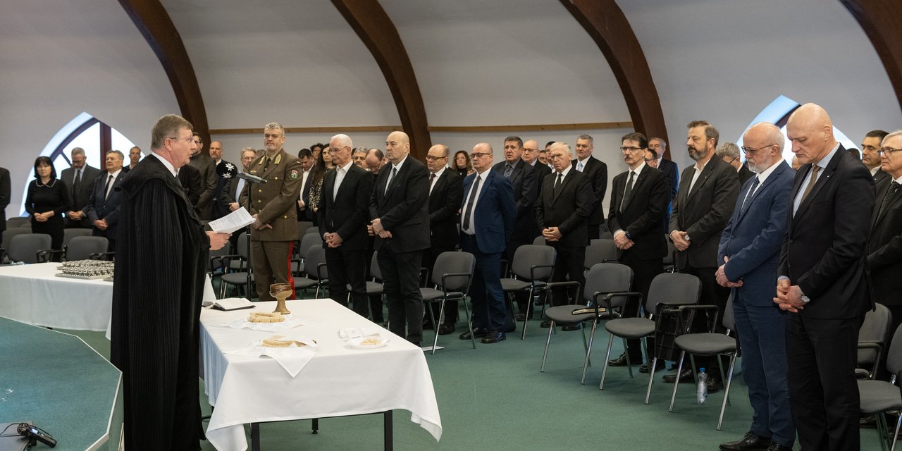 borítókép_Zsinat_03.26. 2026 Kiss