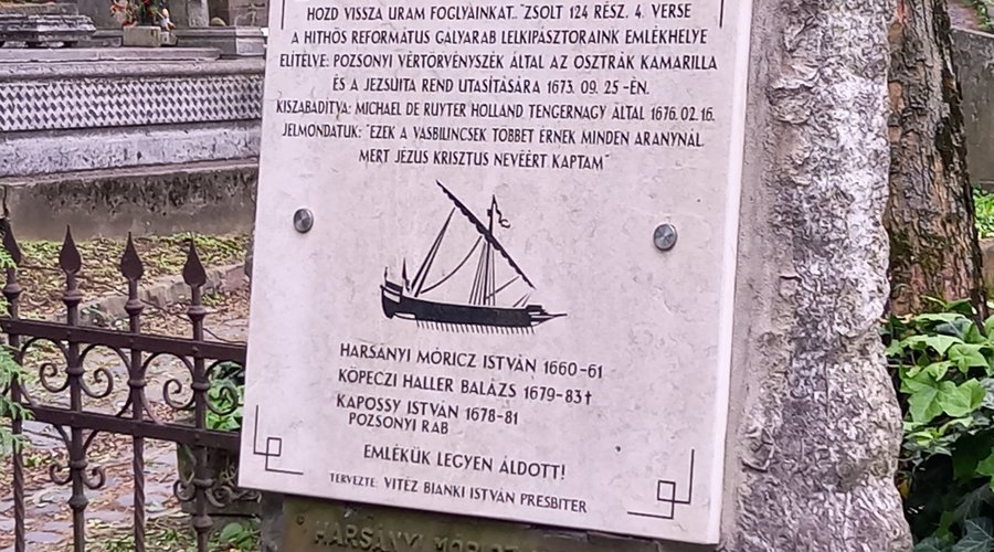 galyarabok_emlektabla