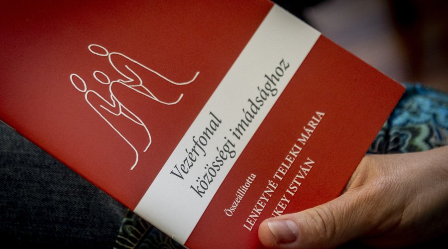 Vezérfonal a közösségi imádsághoz című imafüzet, Lenkeyné Teleki Mária és Lenkey István interjú 2026. április - Fotó: Újváry Sándor