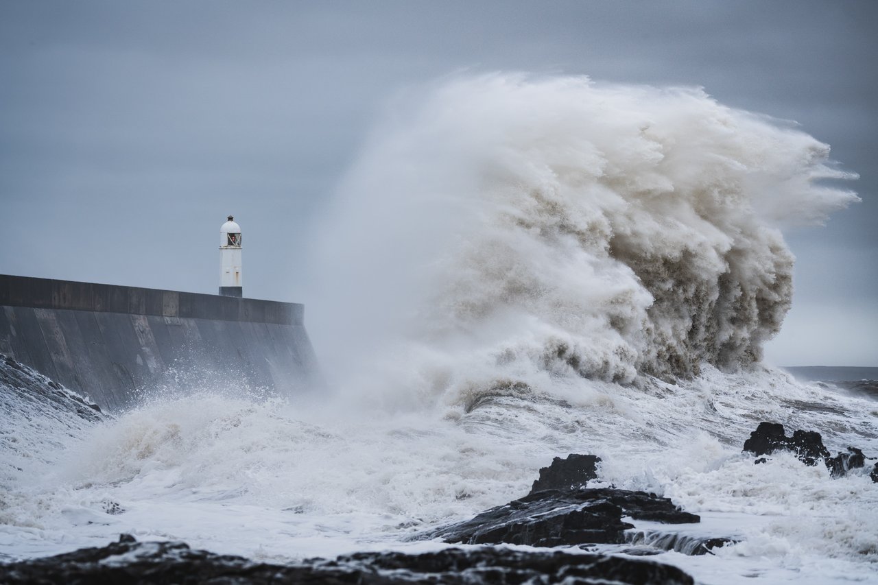 Tenger, vihar, hullám, víz. Fotó: Unsplash/ Marcus Woodbridge