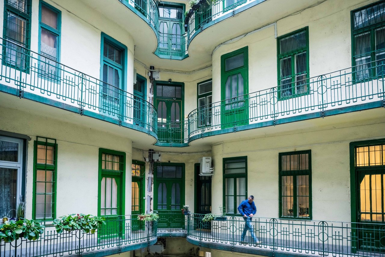 Válaszút misszió bérház Magyaródi 2025