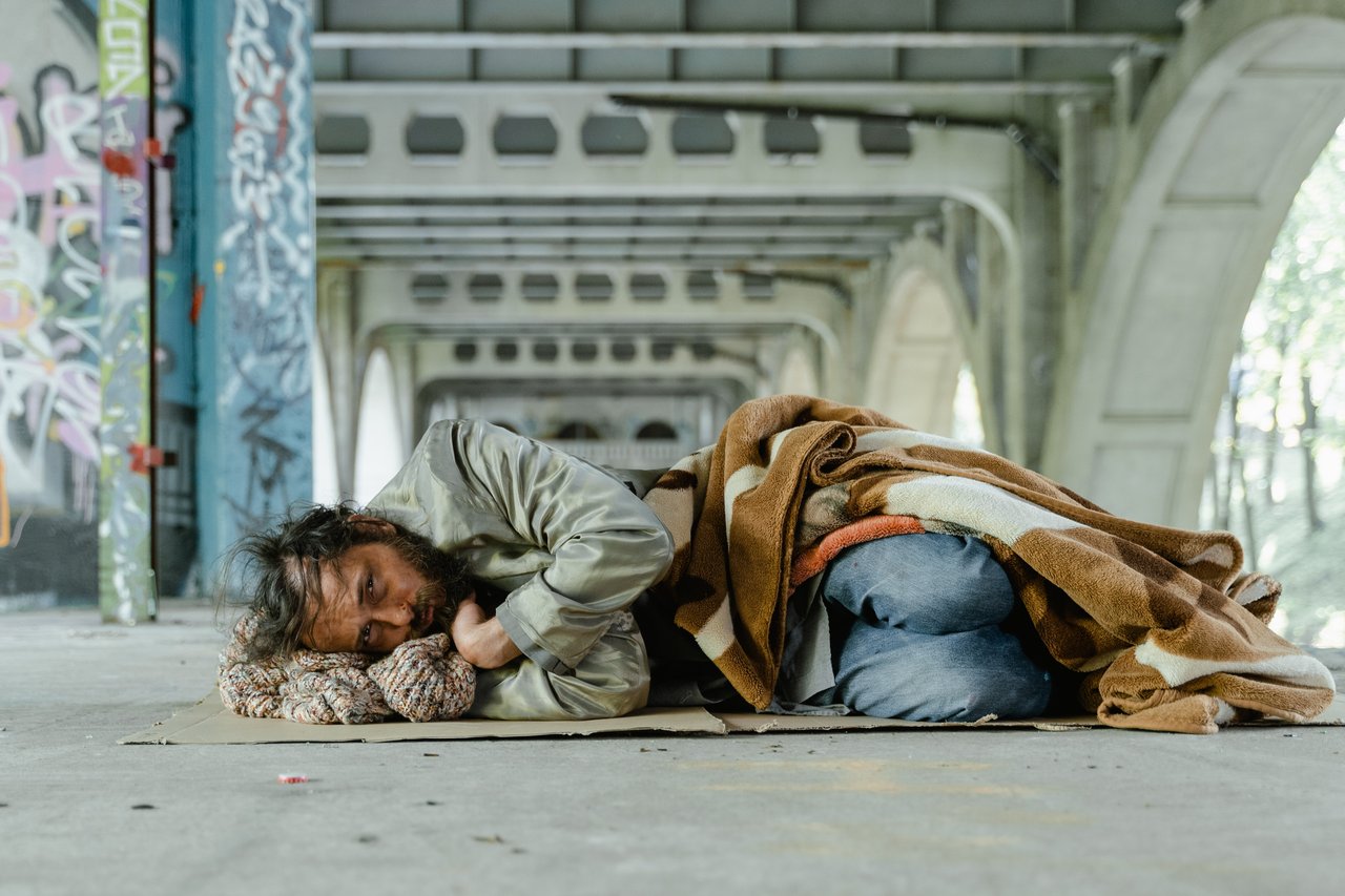 pexels fotó hajléktalan