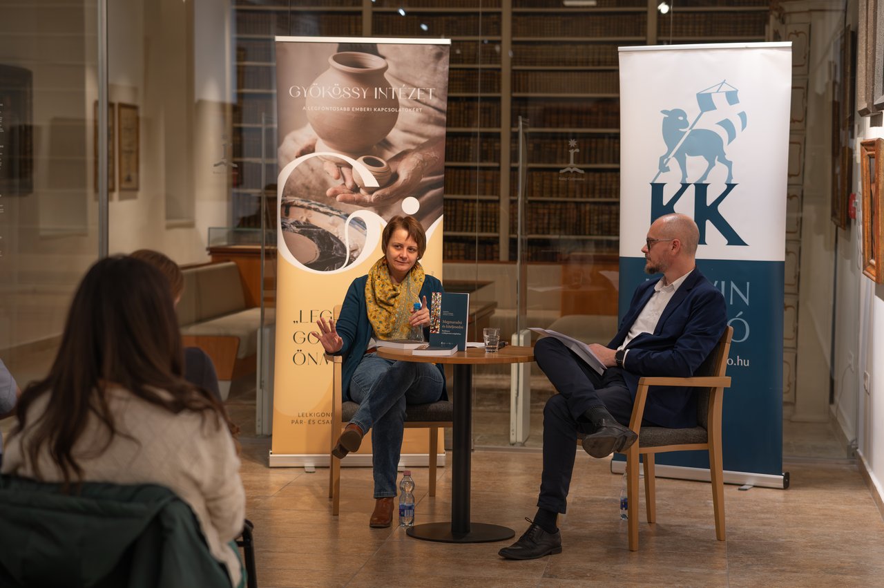 reziliencia_könyvbemutató-29 Bibliamúzeum Mikola Borbála Galsi Árpád Feke Eszter 2025